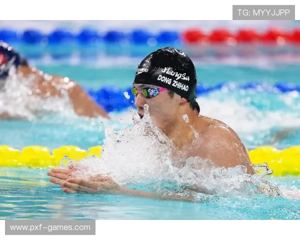 200米蛙泳决赛精彩纷呈,选手奋勇争先刷新纪录 200米蛙泳决赛精彩纷呈,选手奋勇争先刷新纪录